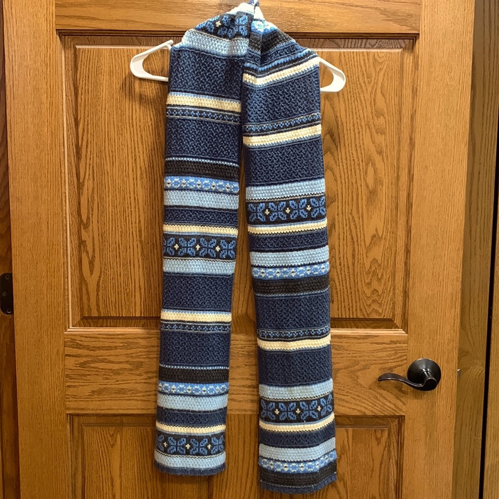 Cotton blend blue and cream scarf